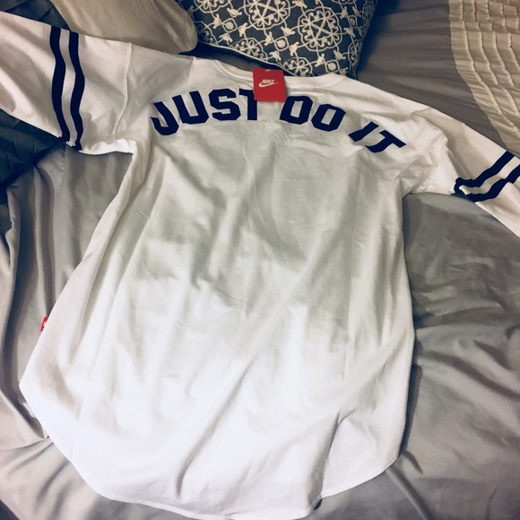 SALE 🔥🔥NIKE Just do it long sleeve NWT - Picture 4 of 5